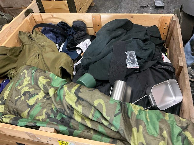 Diverse nl legerkleding - afbeelding 2 van  4