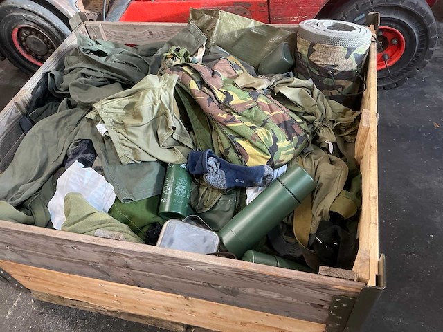Diverse nl legerkleding - afbeelding 2 van  7