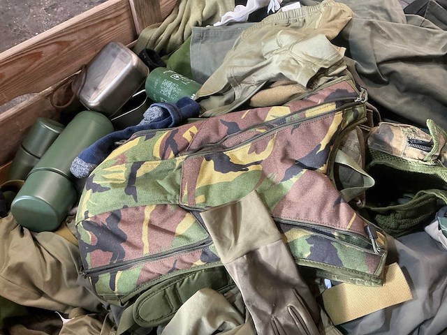 Diverse nl legerkleding - afbeelding 5 van  7