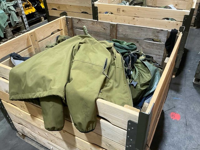 Diverse nl legerkleding - afbeelding 2 van  7