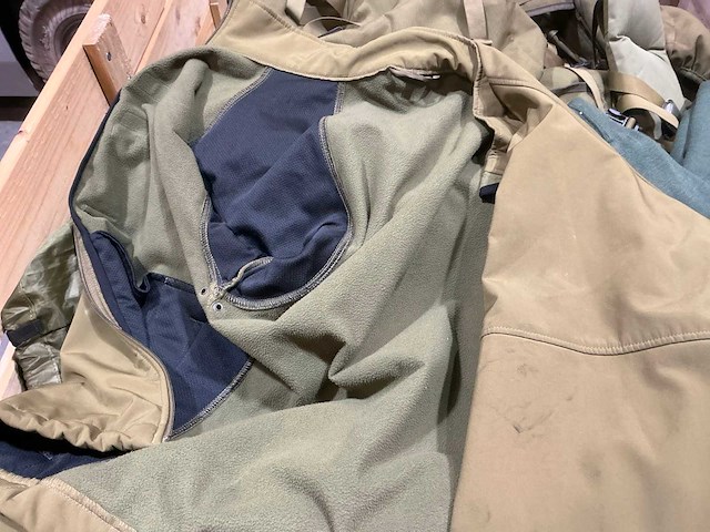 Diverse nl legerkleding - afbeelding 5 van  7