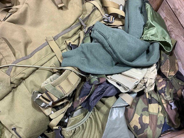 Diverse nl legerkleding - afbeelding 7 van  7
