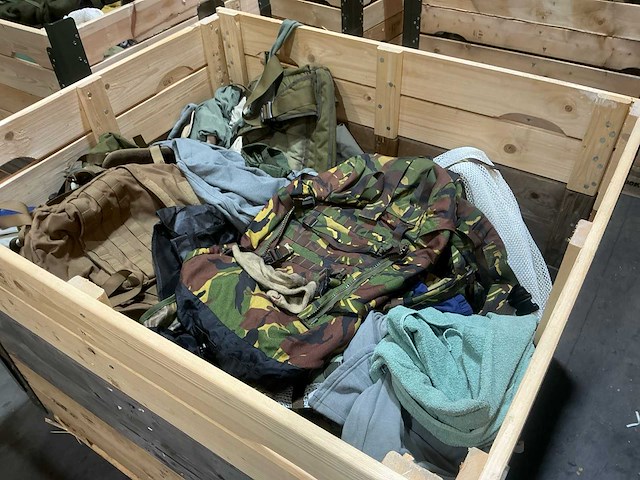 Diverse nl legerkleding - afbeelding 2 van  5