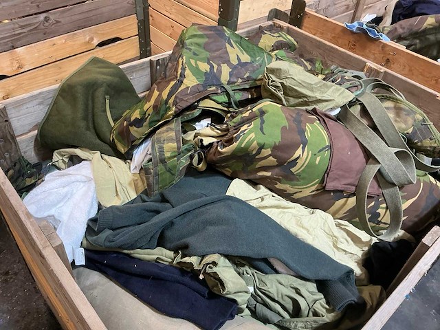 Diverse nl legerkleding - afbeelding 2 van  5
