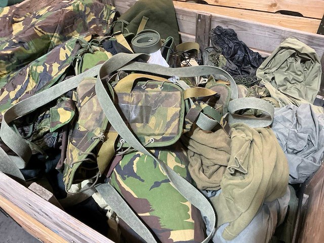 Diverse nl legerkleding - afbeelding 5 van  5