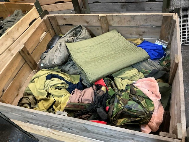 Diverse nl legerkleding - afbeelding 2 van  5