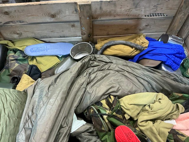 Diverse nl legerkleding - afbeelding 4 van  5
