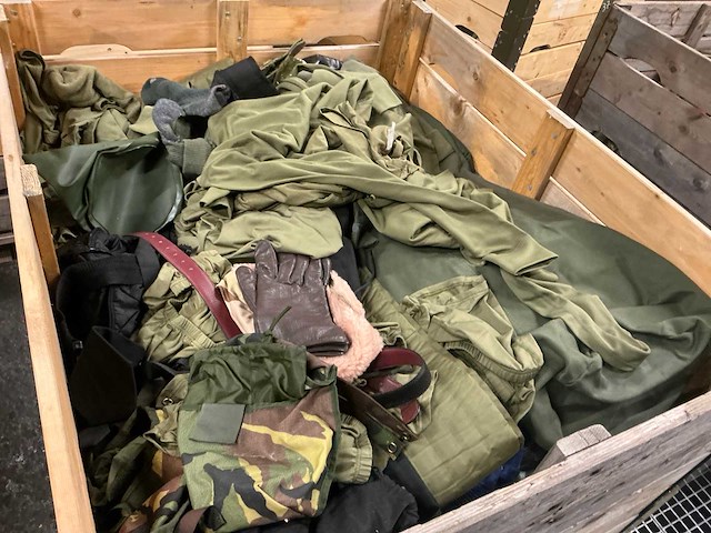 Diverse nl legerkleding - afbeelding 6 van  6