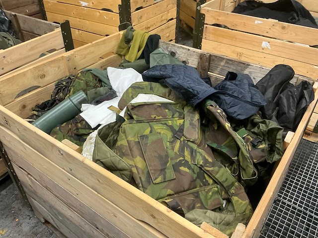Diverse nl legerkleding - afbeelding 2 van  6