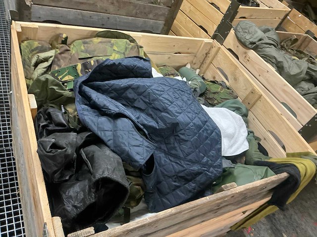 Diverse nl legerkleding - afbeelding 4 van  6