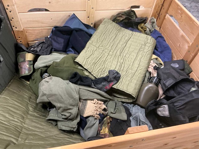 Diverse nl legerkleding - afbeelding 2 van  6