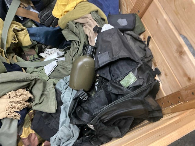 Diverse nl legerkleding - afbeelding 5 van  6