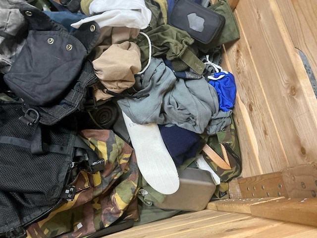 Diverse nl legerkleding - afbeelding 6 van  6