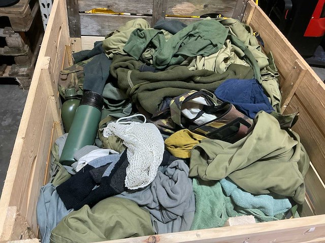 Diverse nl legerkleding - afbeelding 3 van  6