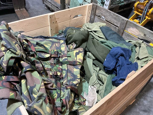 Diverse nl legerkleding - afbeelding 4 van  6