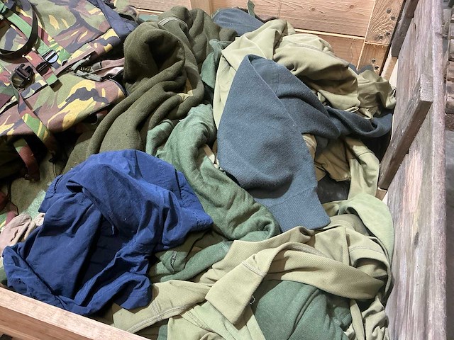 Diverse nl legerkleding - afbeelding 6 van  6