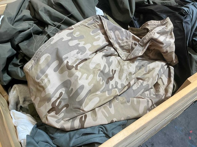 Diverse nl legerkleding - afbeelding 3 van  5