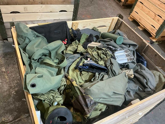 Diverse nl legerkleding - afbeelding 2 van  6
