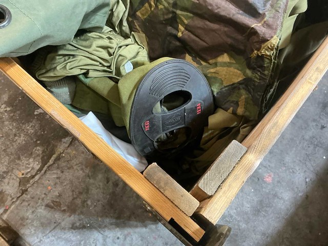 Diverse nl legerkleding - afbeelding 3 van  6