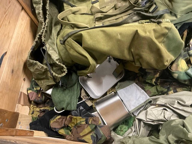 Diverse nl legerkleding - afbeelding 4 van  6