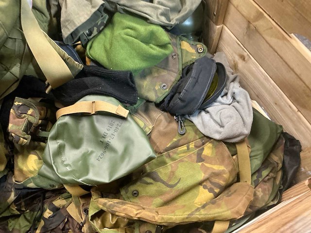 Diverse nl legerkleding - afbeelding 6 van  6