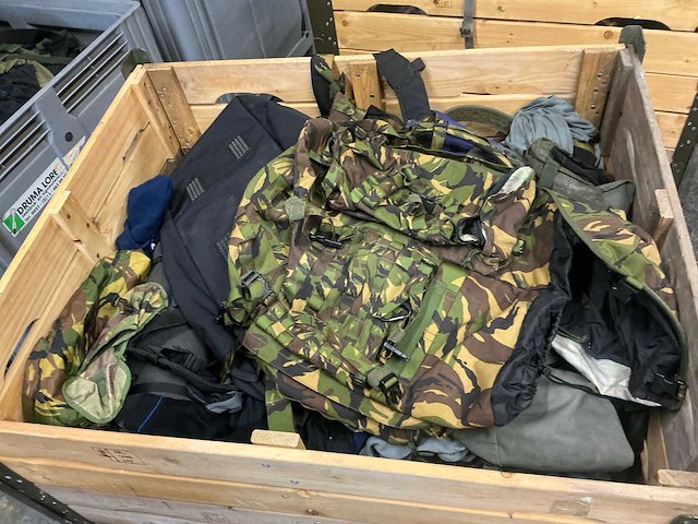 Diverse nl legerkleding - afbeelding 2 van  6