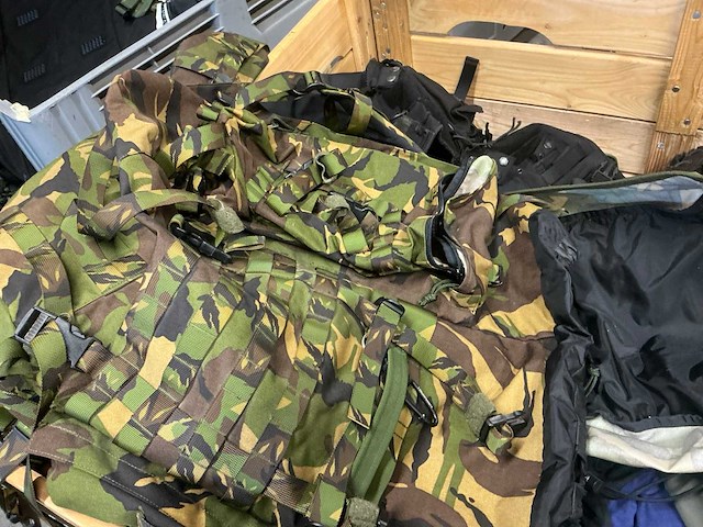 Diverse nl legerkleding - afbeelding 5 van  6