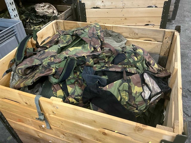 Diverse nl legerkleding - afbeelding 2 van  6