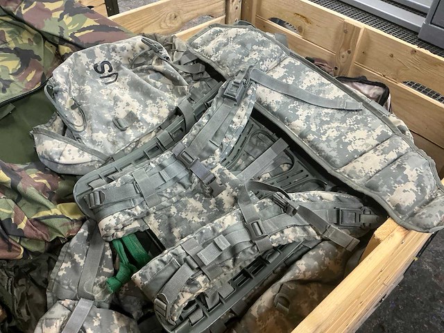 Diverse nl legerkleding - afbeelding 6 van  6