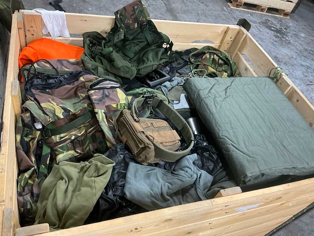Diverse nl legerkleding - afbeelding 2 van  5