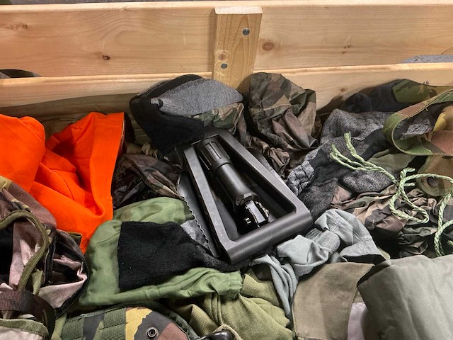 Diverse nl legerkleding - afbeelding 3 van  5