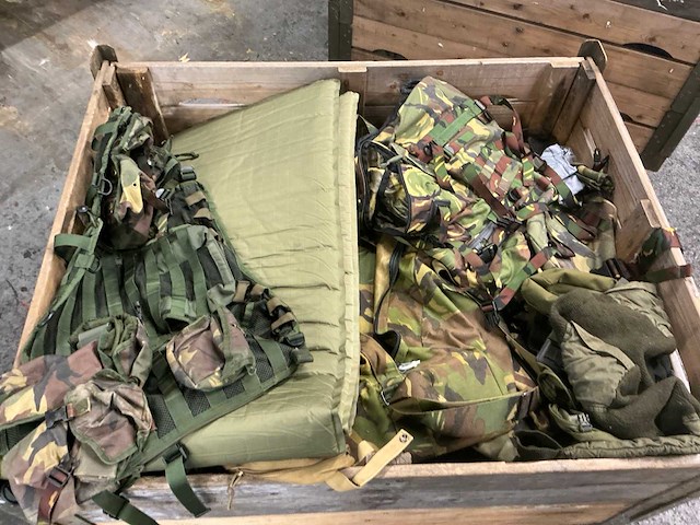 Diverse nl legerkleding - afbeelding 2 van  5