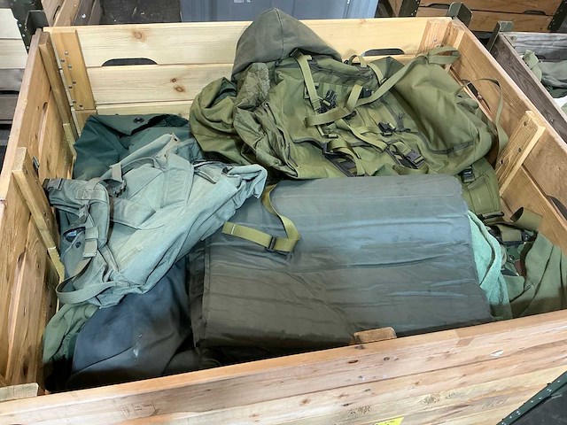Diverse nl legerkleding - afbeelding 2 van  5
