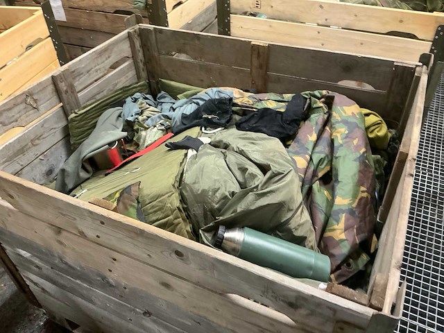 Diverse nl legerkleding - afbeelding 2 van  5