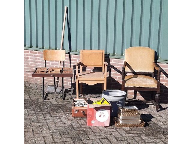 Diverse nostalgische huisraad - afbeelding 1 van  9