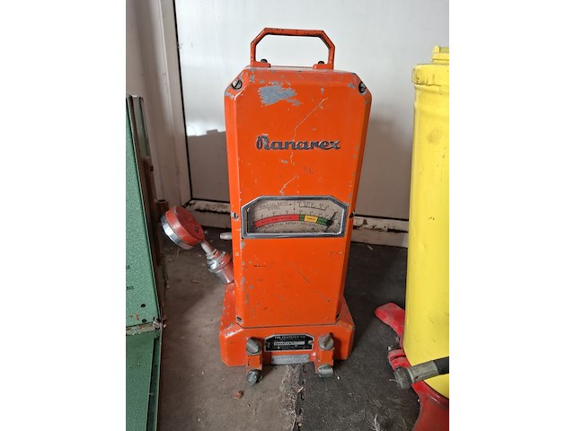 Diverse nostalgische olie en vloeistofkannen, o.a. shell, cantex, bosch - afbeelding 11 van  12