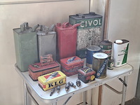 Diverse nostalgische olie en vloeistofkannen, o.a. shell, cantex, bosch - afbeelding 2 van  12