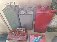 Diverse nostalgische olie en vloeistofkannen, o.a. shell, cantex, bosch - afbeelding 5 van  12