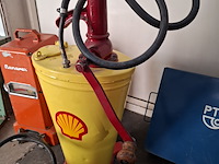 Diverse nostalgische olie en vloeistofkannen, o.a. shell, cantex, bosch - afbeelding 9 van  12