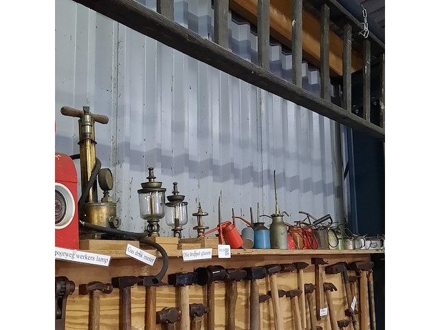 Diverse nostalgische olieclips - afbeelding 1 van  6