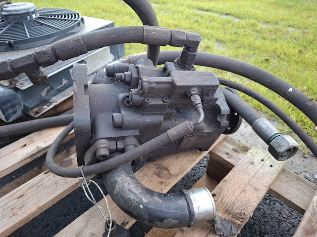 Diverse o.a. hydrauliekblok - afbeelding 17 van  22