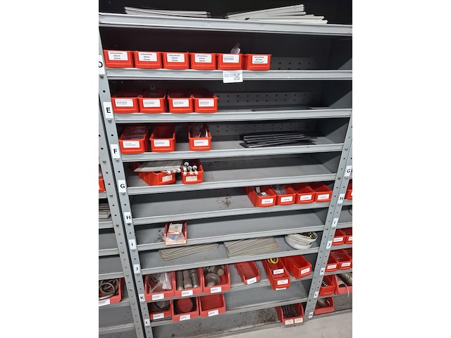 Diverse o.a. uitlaatklemmen, massakabels - afbeelding 1 van  8