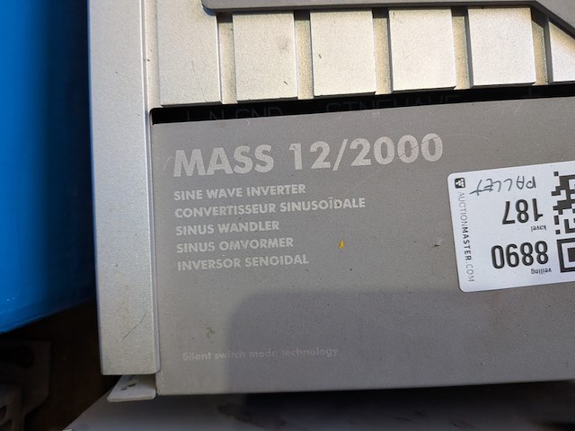 Diverse omvormers en laders - afbeelding 23 van  30