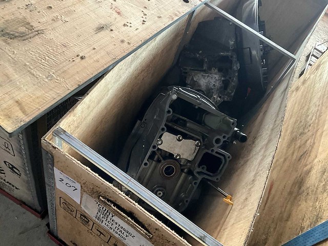 Diverse onderdelen - bottom cowl / swivel - outboard motor - afbeelding 2 van  4