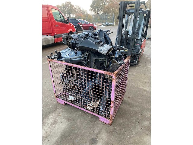 Diverse onderdelen - brackets/ swivels - buitenboordmotor onderdelen - afbeelding 2 van  2