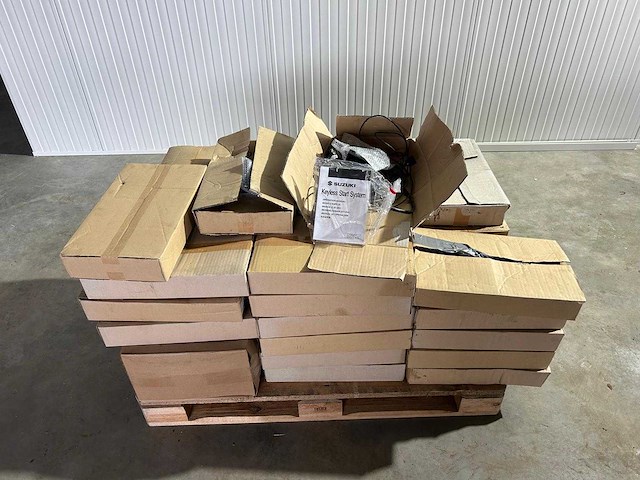 Diverse onderdelen - keyless systeem - buitenboordmotor onderdelen (30x) - afbeelding 1 van  1