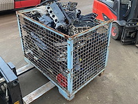 Diverse onderdelen - motorblok onderdelen - buitenboordmotor onderdelen - afbeelding 1 van  2