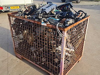 Diverse onderdelen - motorblok onderdelen - buitenboordmotor onderdelen - afbeelding 1 van  2