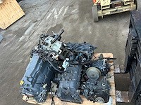 Diverse onderdelen - motorblokken - buitenboordmotor onderdelen - afbeelding 1 van  1