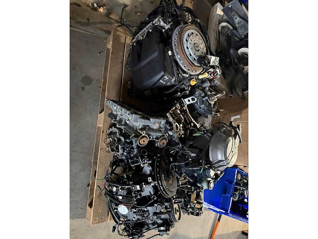 Diverse onderdelen - motorblokken - buitenboordmotor onderdelen - afbeelding 2 van  2